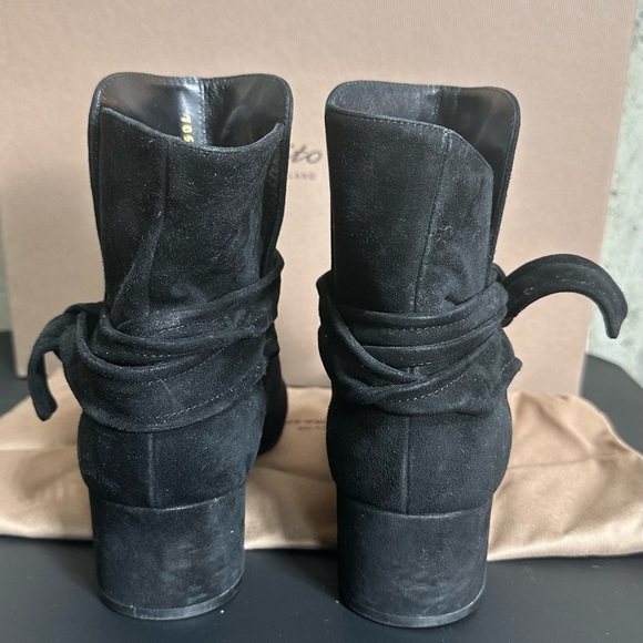 Gianvito Rossi “Foley” blk suede ankle bootie w wrap tie short stacked heel1.75” - Picture 5 of 7